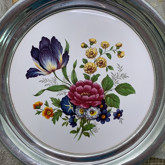 2 Beautiful Ceramic 8” Silver Rimmed Chargers - Picture 4 of 8